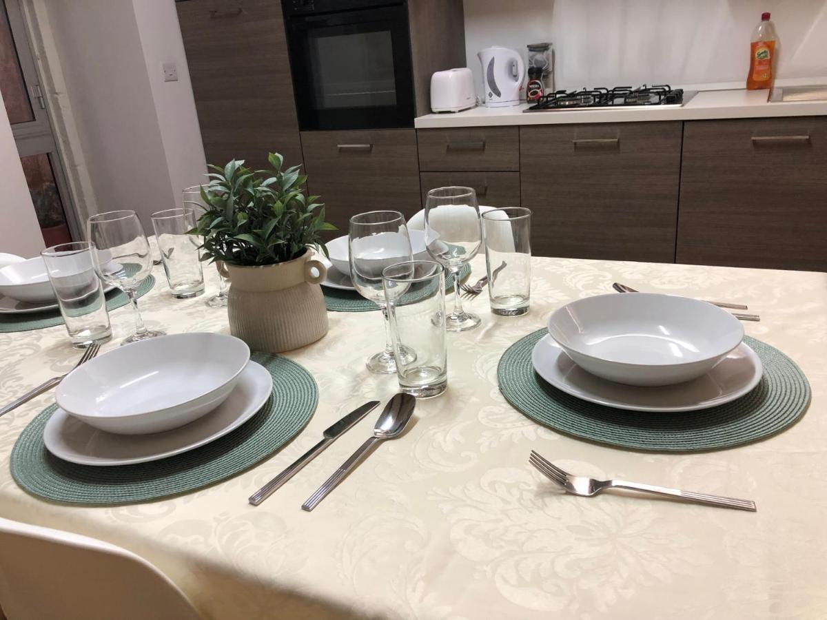 Apartamento Floriana Cosy Townhouse Exterior foto